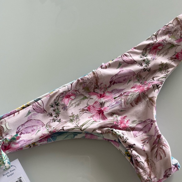 LoveShackFancy X Hurley• Hawaiian Hibiscus Reversible Cheeky Hipster Bottom - Picture 15 of 17